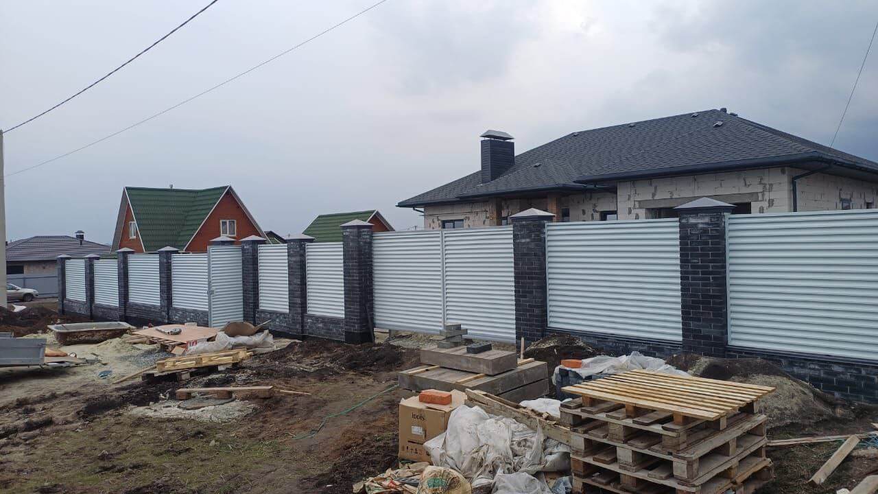 Забор-жалюзи из ламелей ЭКО-Z 94м RAL9003/9003 Белый двусторонний фото 2 в Туле